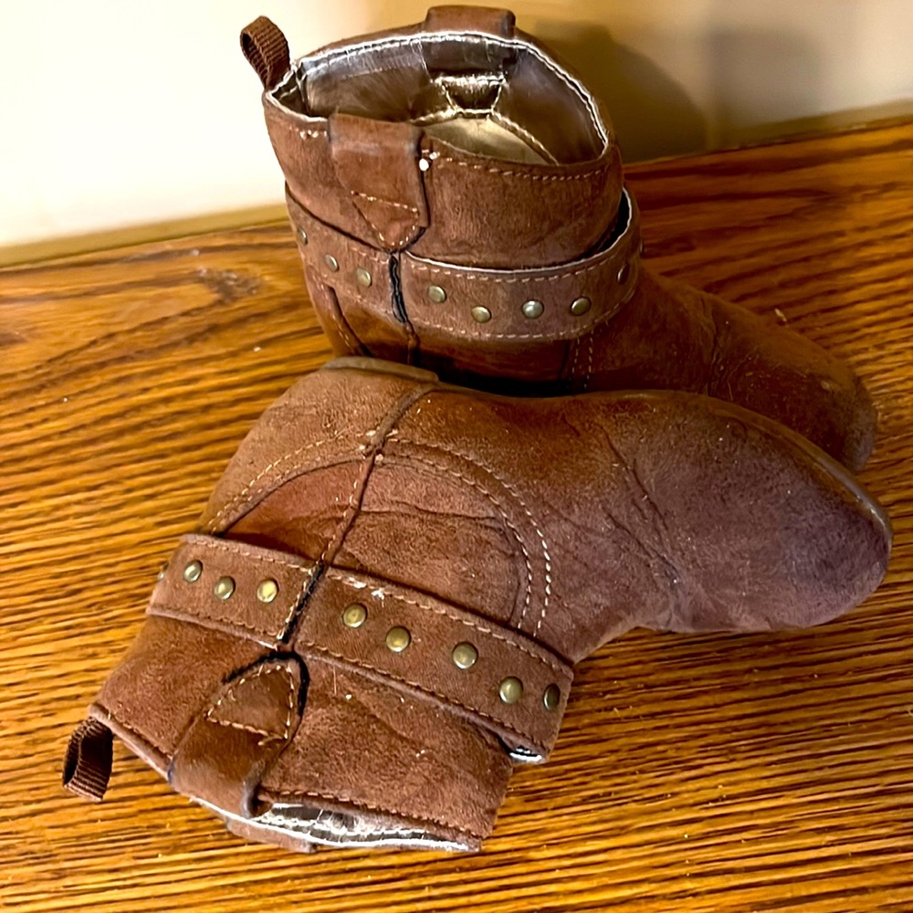 Little girls dress shoes size 5 used not abused